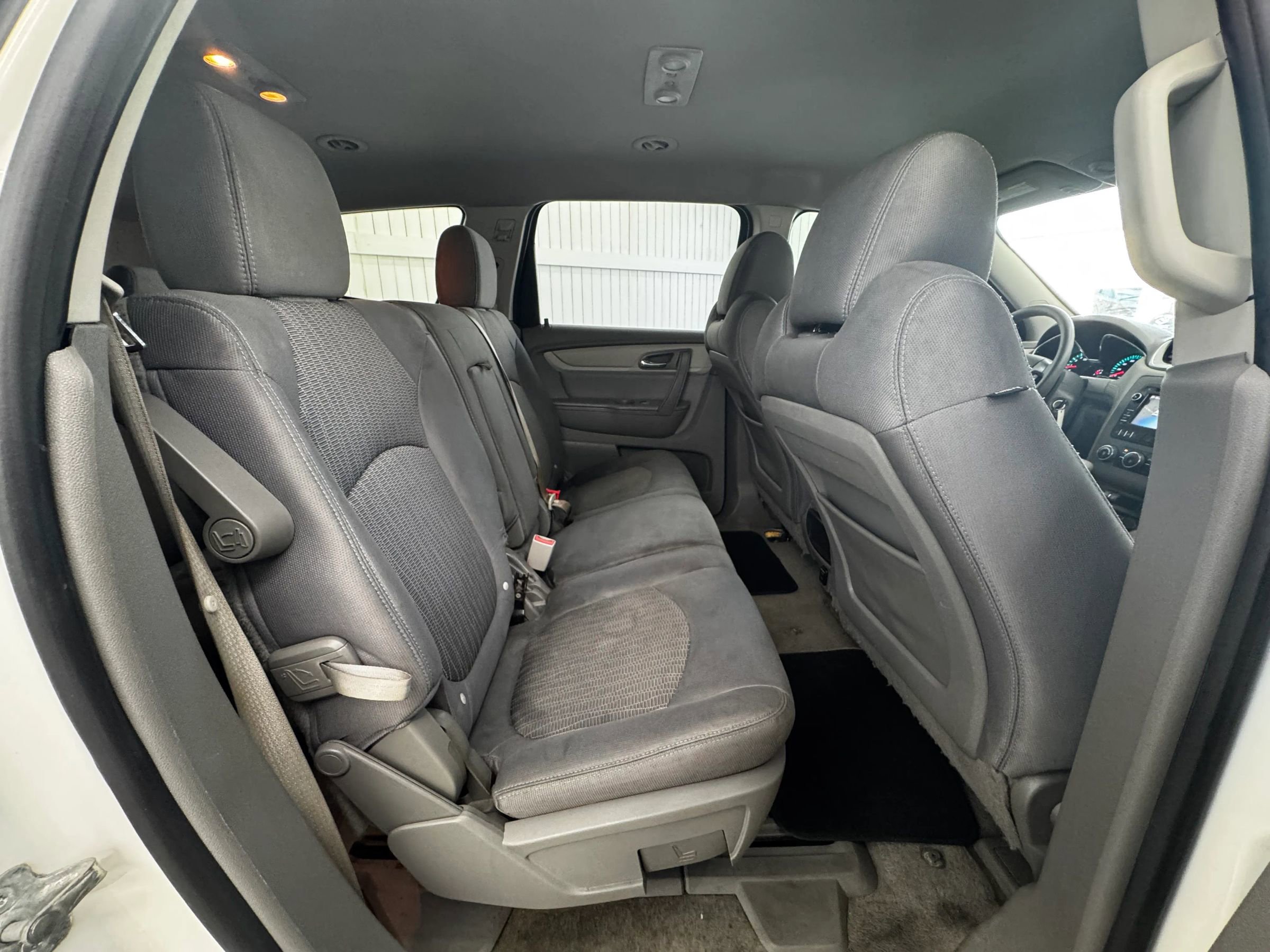Used 2015 Chevrolet Traverse LS FWD image 11