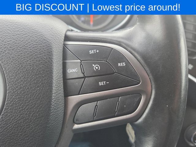 Used 2019 Jeep Cherokee Latitude w/ Cold Weather Group AWD/4WD image 39