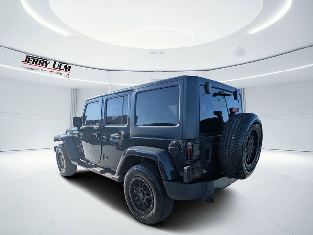 Used 2017 Jeep Wrangler Unlimited Sahara AWD/4WD image 5
