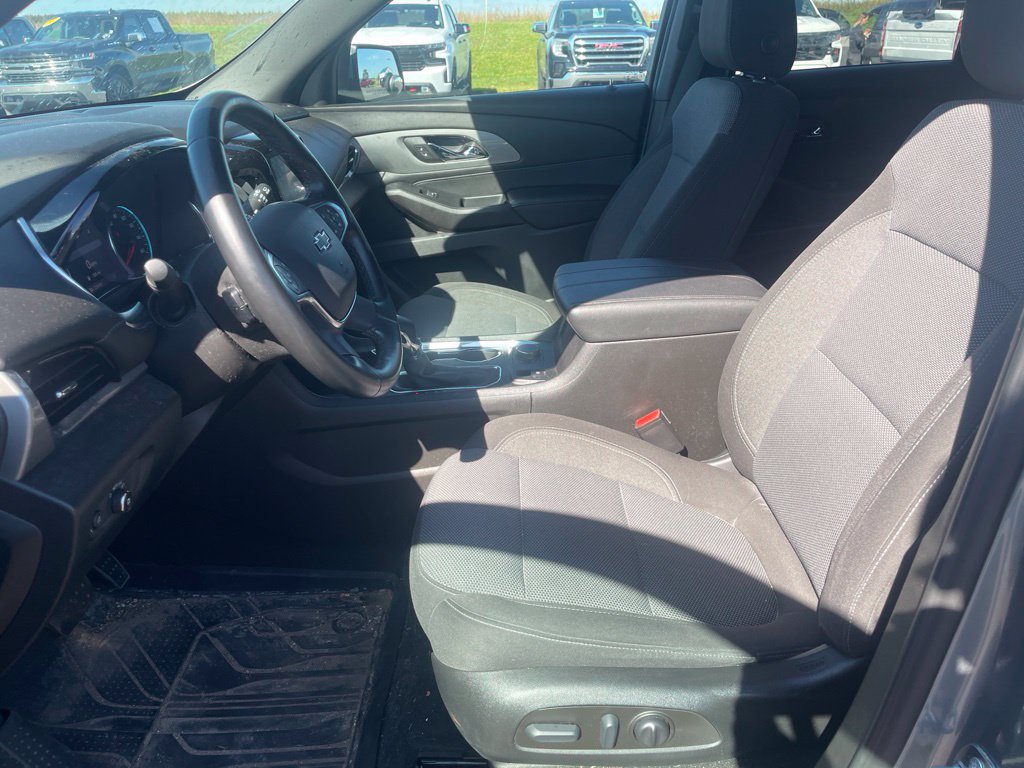 Used 2023 Chevrolet Traverse LT AWD/4WD image 9