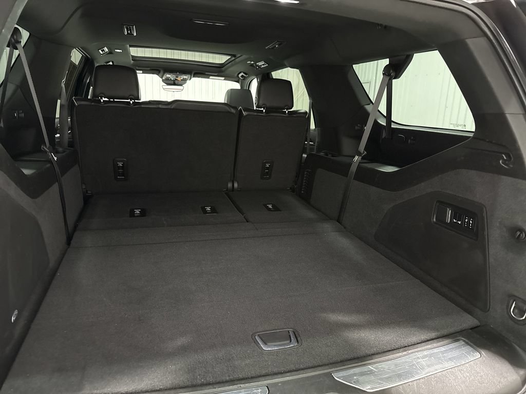 Used 2021 Cadillac Escalade ESV Premium Luxury w/ Performance Package RWD image 37