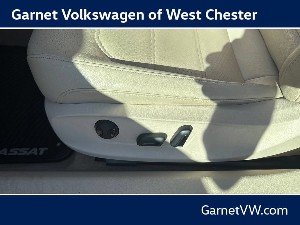 Used 2015 Volkswagen Passat TDI SE FWD image 14