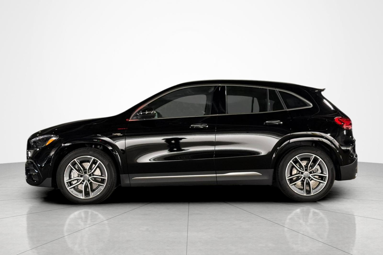 New 2026 Mercedes-Benz GLA 35 AMG 4MATIC image 2