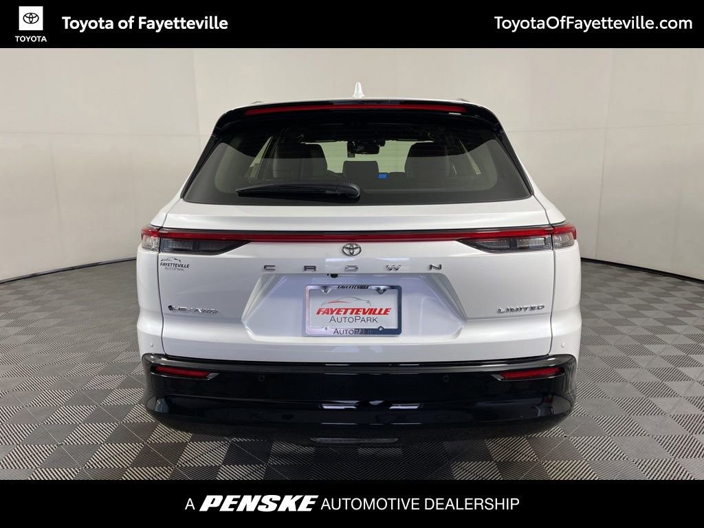 New 2025 Toyota Crown Signia image 4