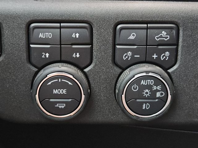 Used 2025 Chevrolet Silverado 1500 LTZ image 20