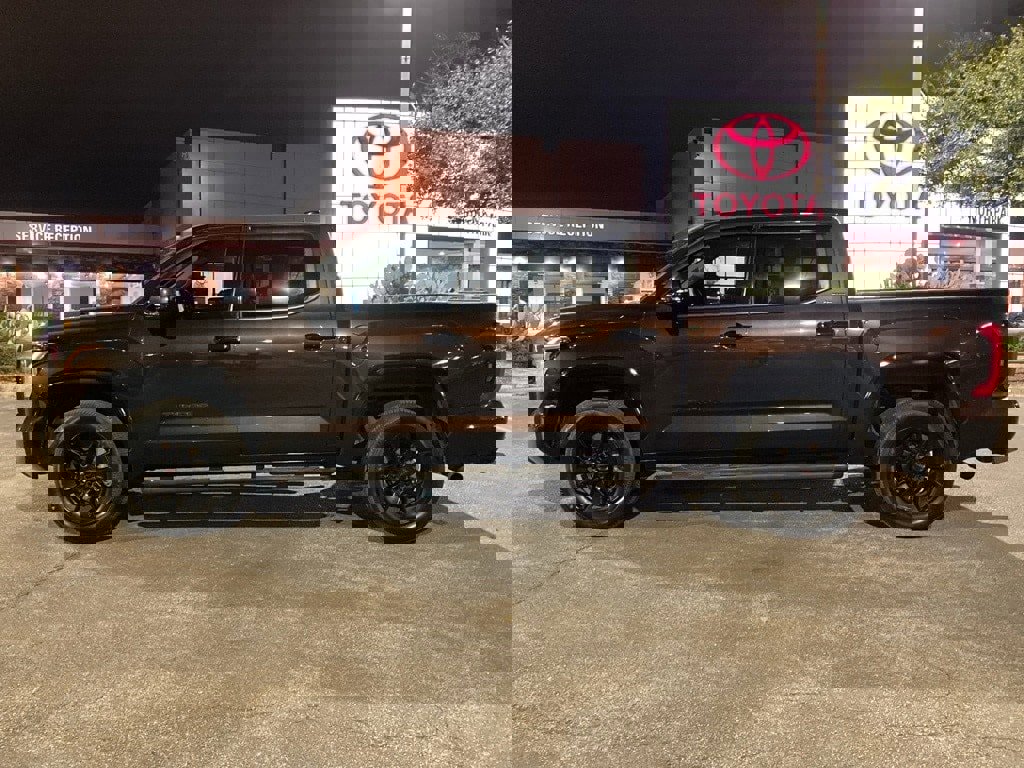 Used 2023 Toyota Tundra Limited image 8