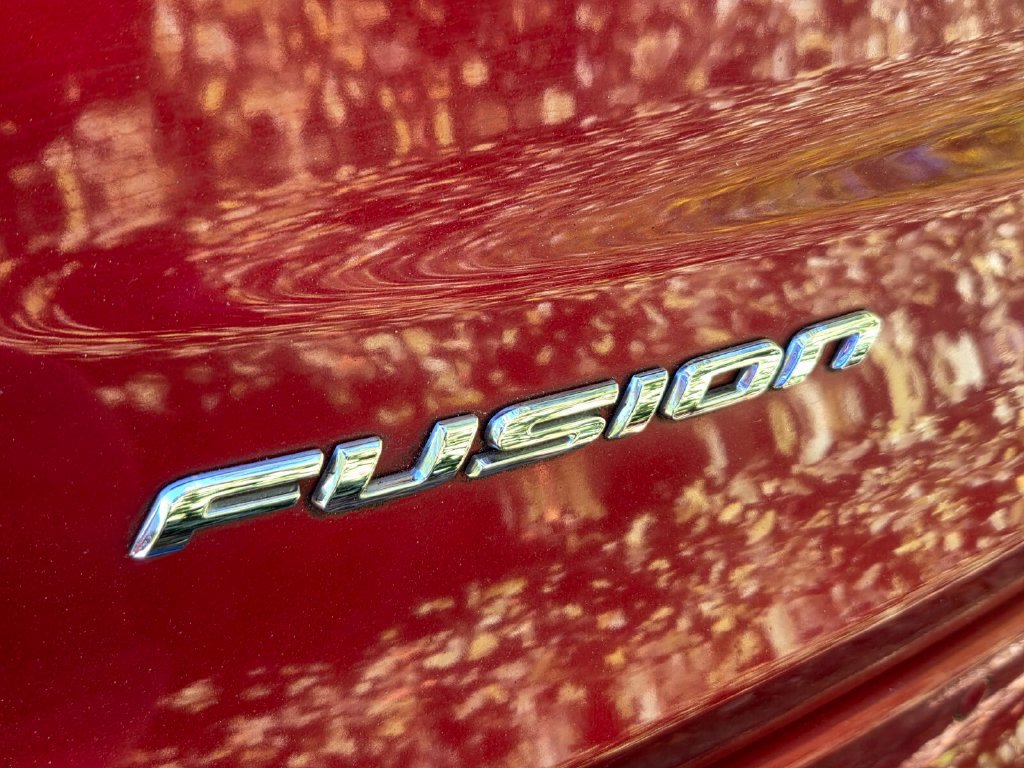 Used 2020 Ford Fusion SE FWD image 8