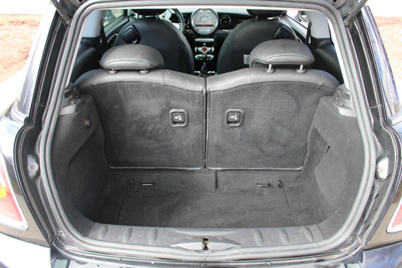 Used 2010 MINI Cooper Hardtop image 32