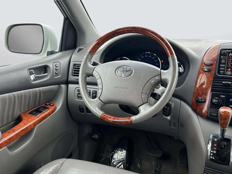 Used 2010 Toyota Sienna XLE Limited AWD/4WD image 21