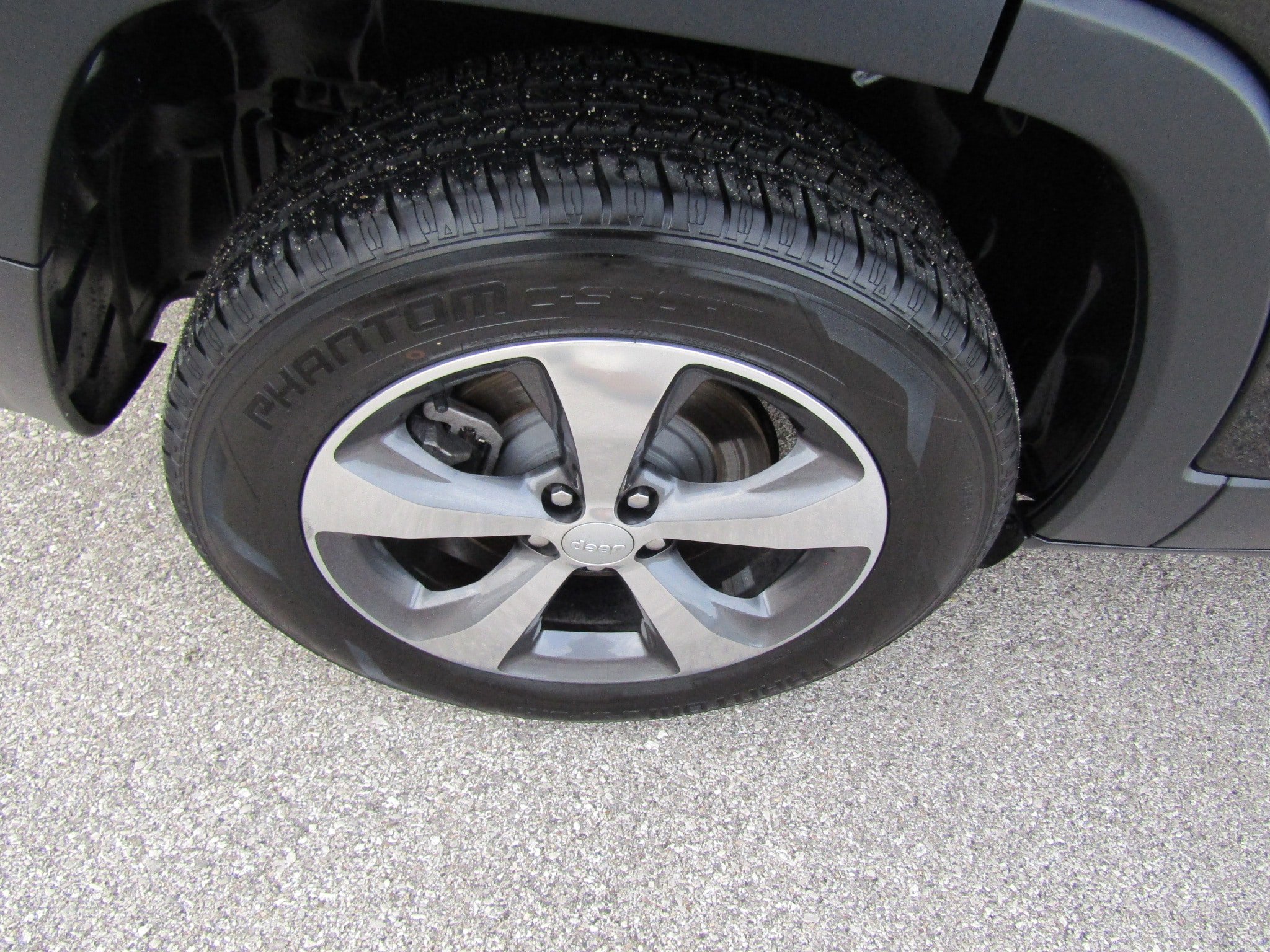 Used 2019 Jeep Cherokee Limited w/ Luxury Group image 12