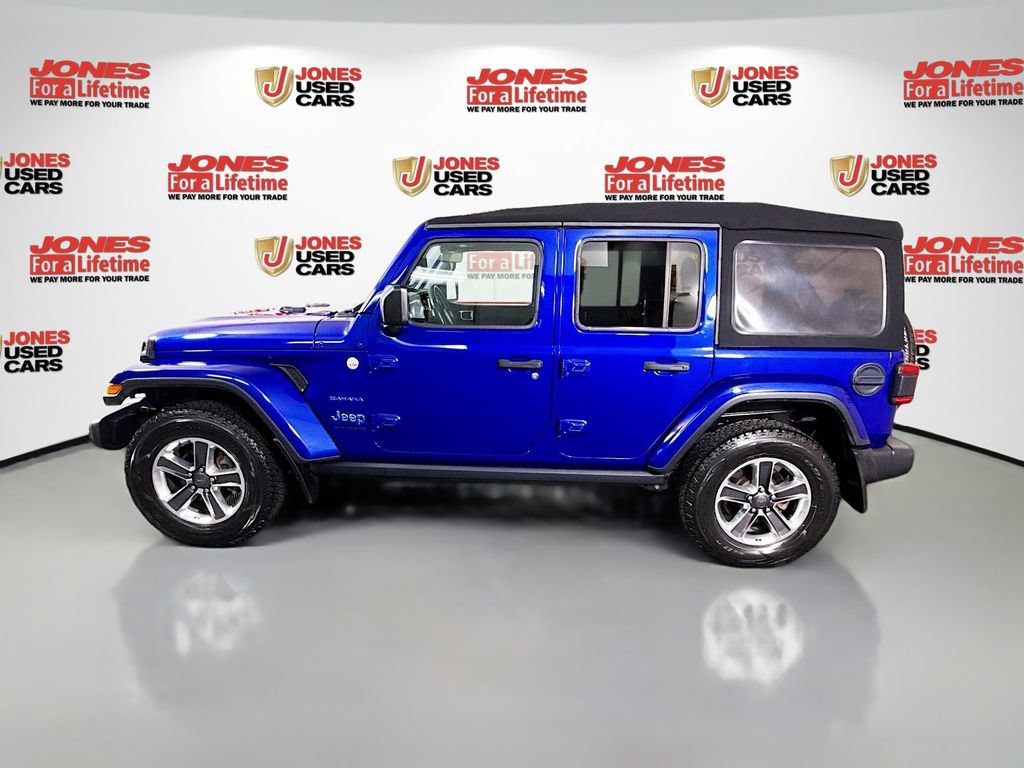 Used 2018 Jeep Wrangler Unlimited Sahara w/ Dual Top Group AWD/4WD image 14