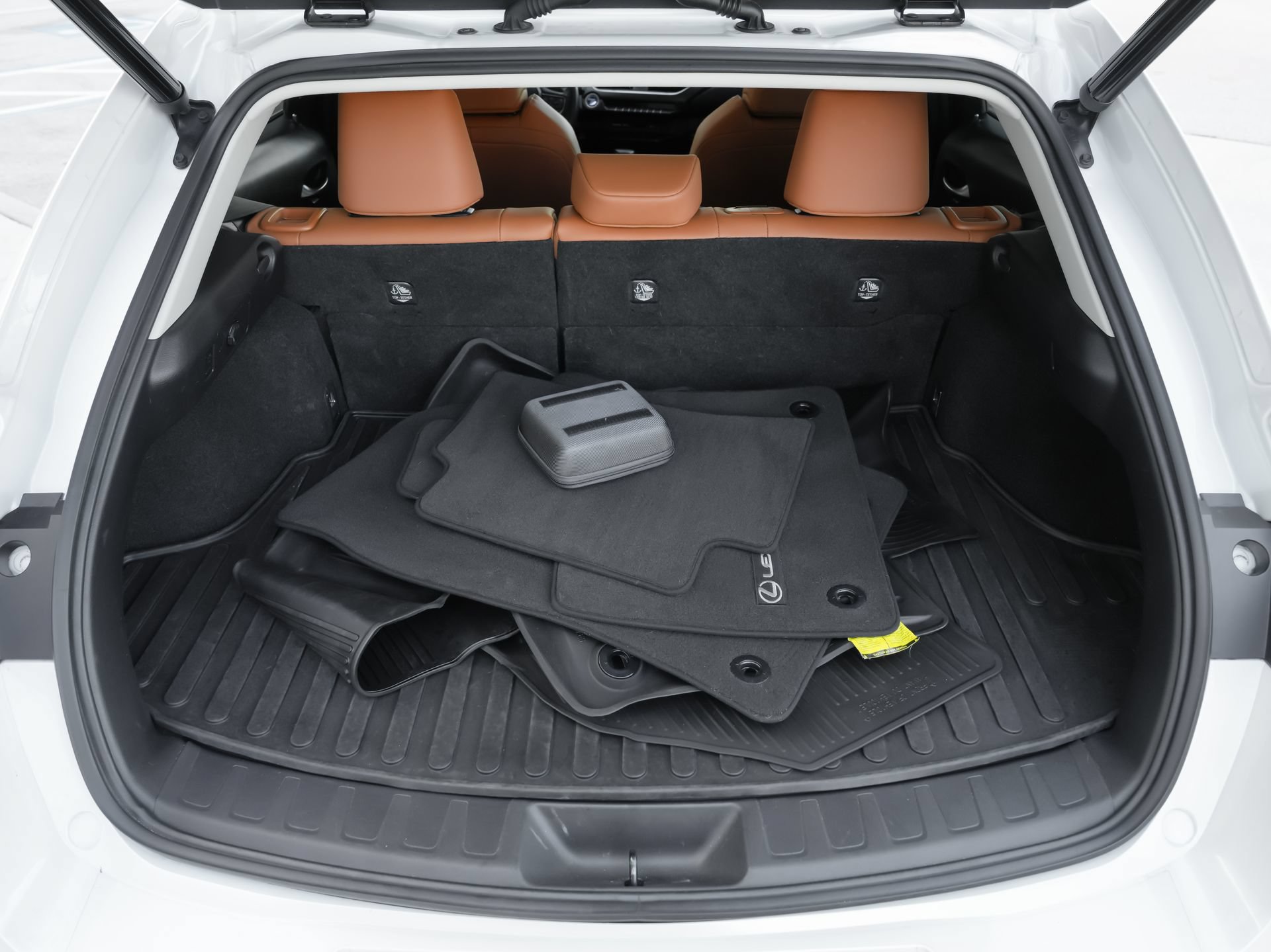 Used 2022 Lexus UX 250h w/ Premium Package AWD/4WD image 43