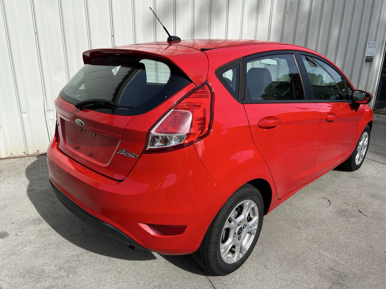 Used 2014 Ford Fiesta SE FWD image 3