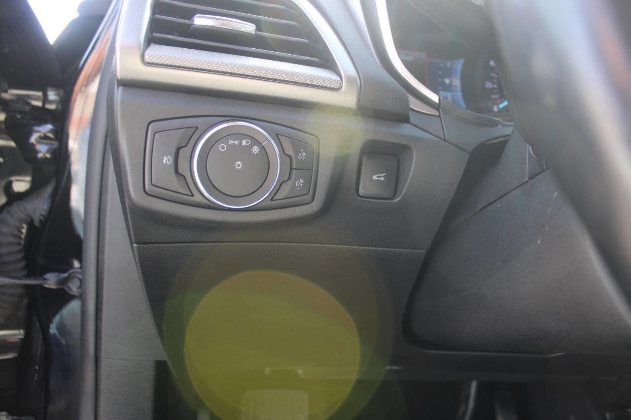 Used 2020 Ford Fusion SE w/ Equipment Group 151A image 21