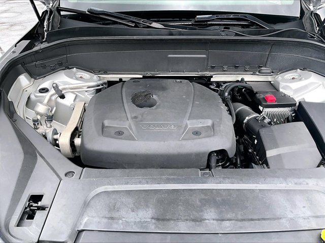Used 2021 Volvo XC90 T5 Momentum w/ Protection Package Premier FWD image 11