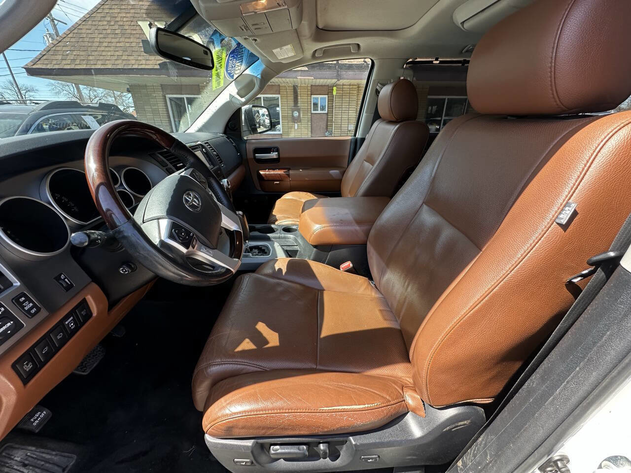 Used 2014 Toyota Sequoia Platinum AWD/4WD image 9