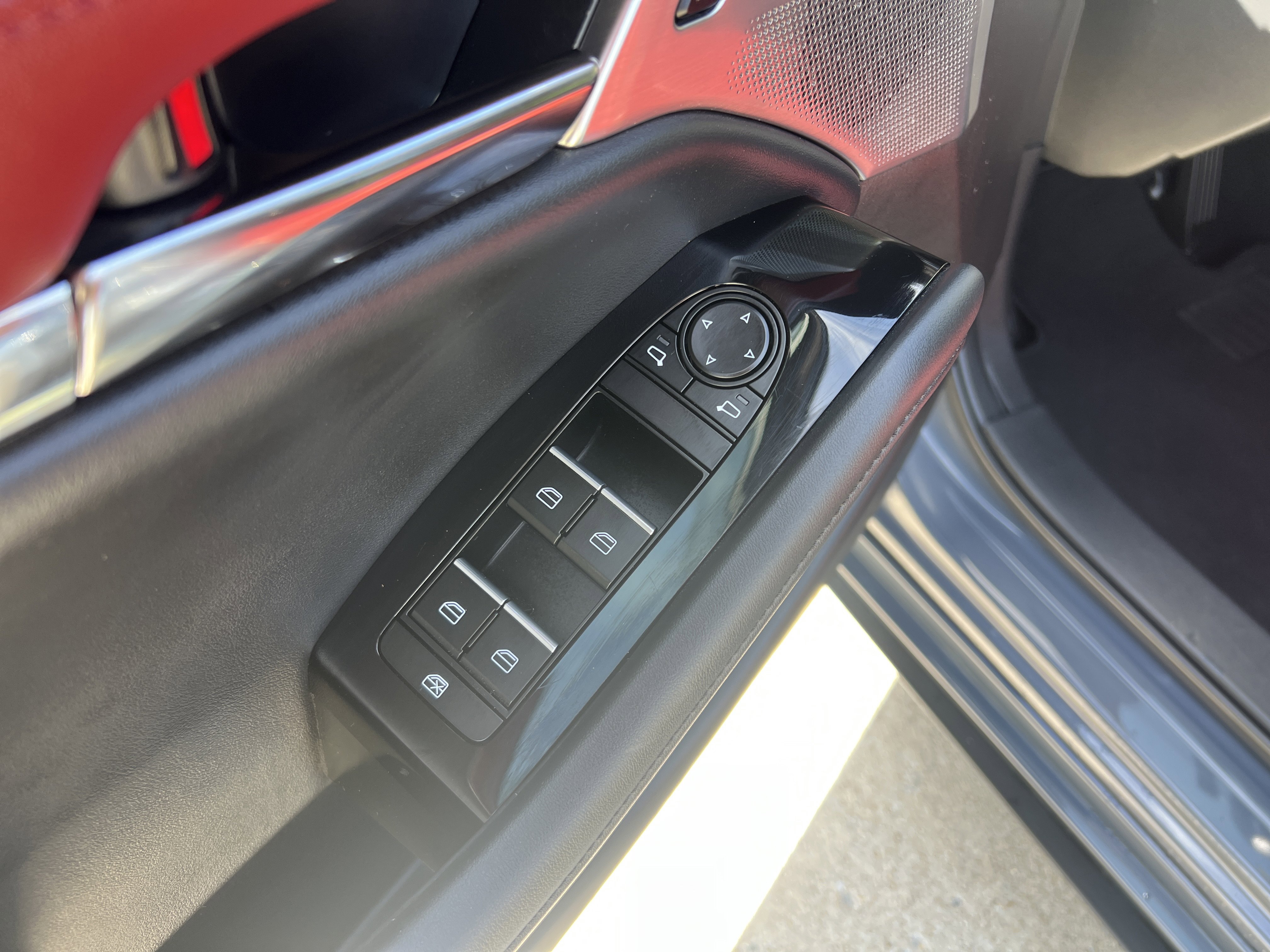 Used 2021 MAZDA MAZDA3 Hatchback w/Premium Plus Pkg image 14