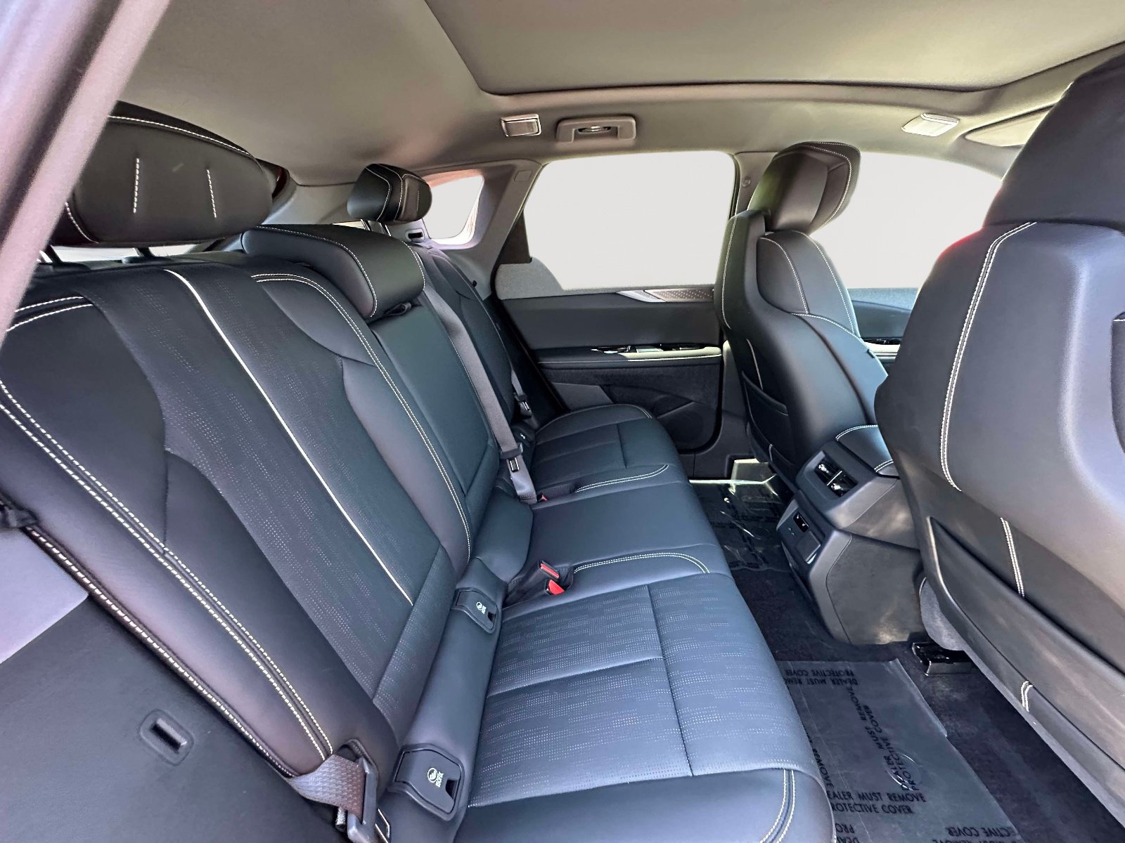 Used 2025 Cadillac Optiq Sport 2 w/ LPO, Floor Liner Package AWD/4WD image 28