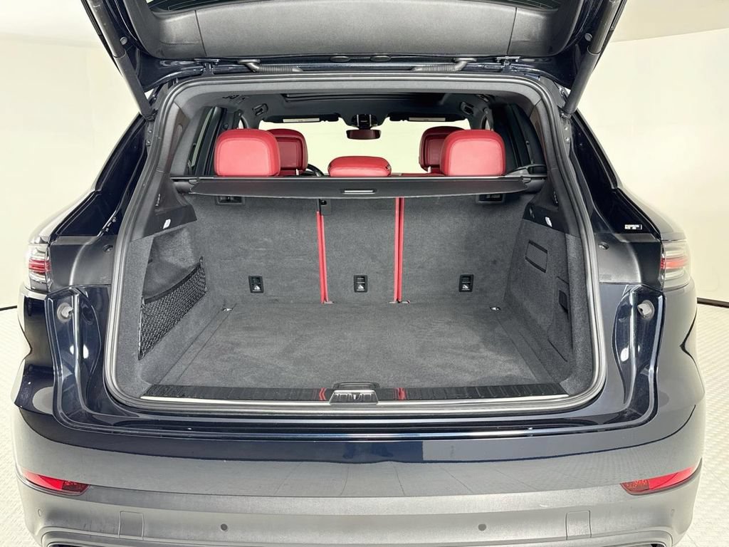 Certified 2023 Porsche Cayenne AWD/4WD image 26