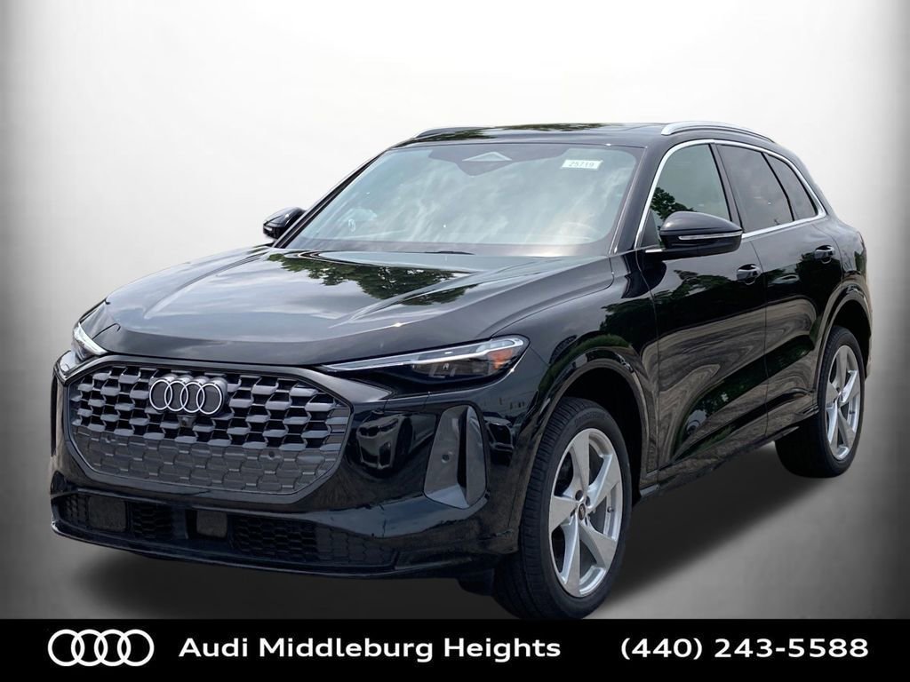 Used 2025 Audi Q5 Premium w/ Convenience Package image 3