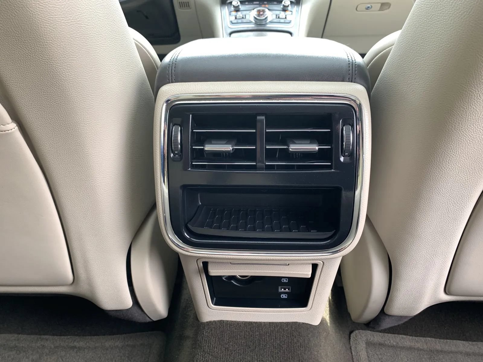 Used 2020 Lincoln Continental w/ Premium Package FWD image 32