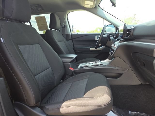 Used 2024 Ford Explorer XLT RWD image 16