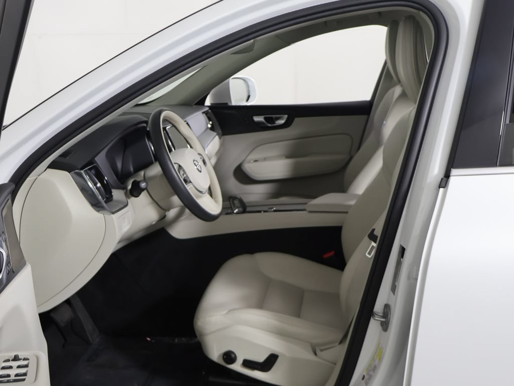 Used 2023 Volvo XC60 B5 Plus w/ Protection Package Premier AWD/4WD image 27