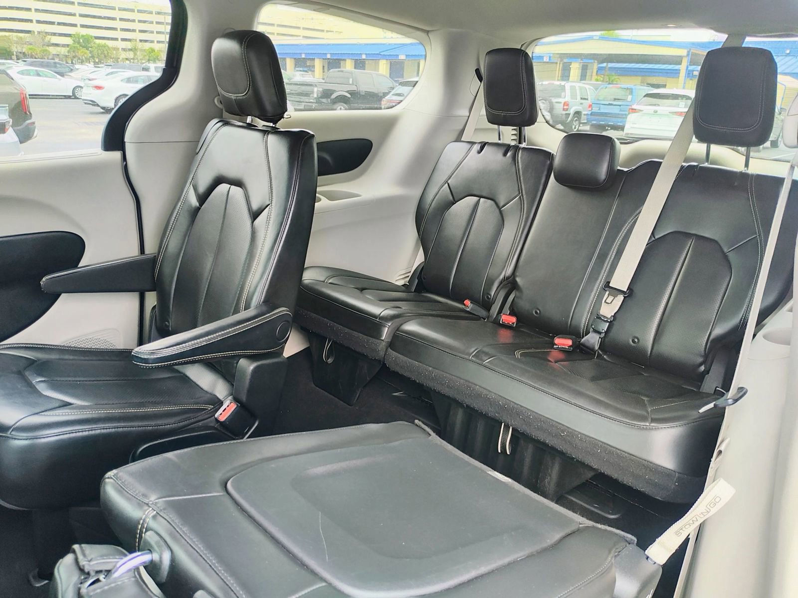 Used 2020 Chrysler Voyager Lxi FWD image 9