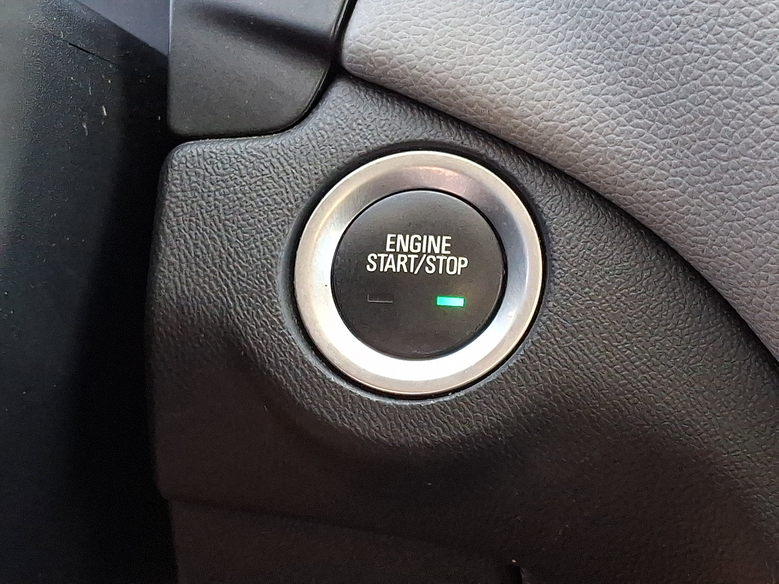 Used 2020 Chevrolet Equinox LS w/ LS Convenience Package FWD image 25