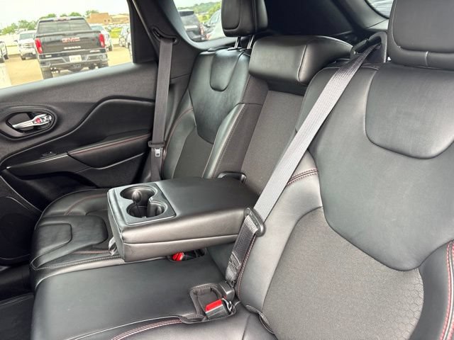 Used 2022 Jeep Cherokee Trailhawk w/ Comfort/Convenience Group AWD/4WD image 30