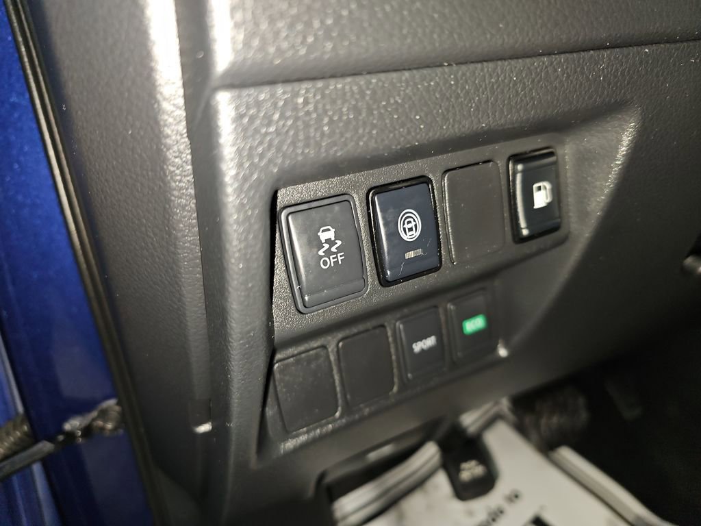 Used 2020 Nissan Rogue S image 30