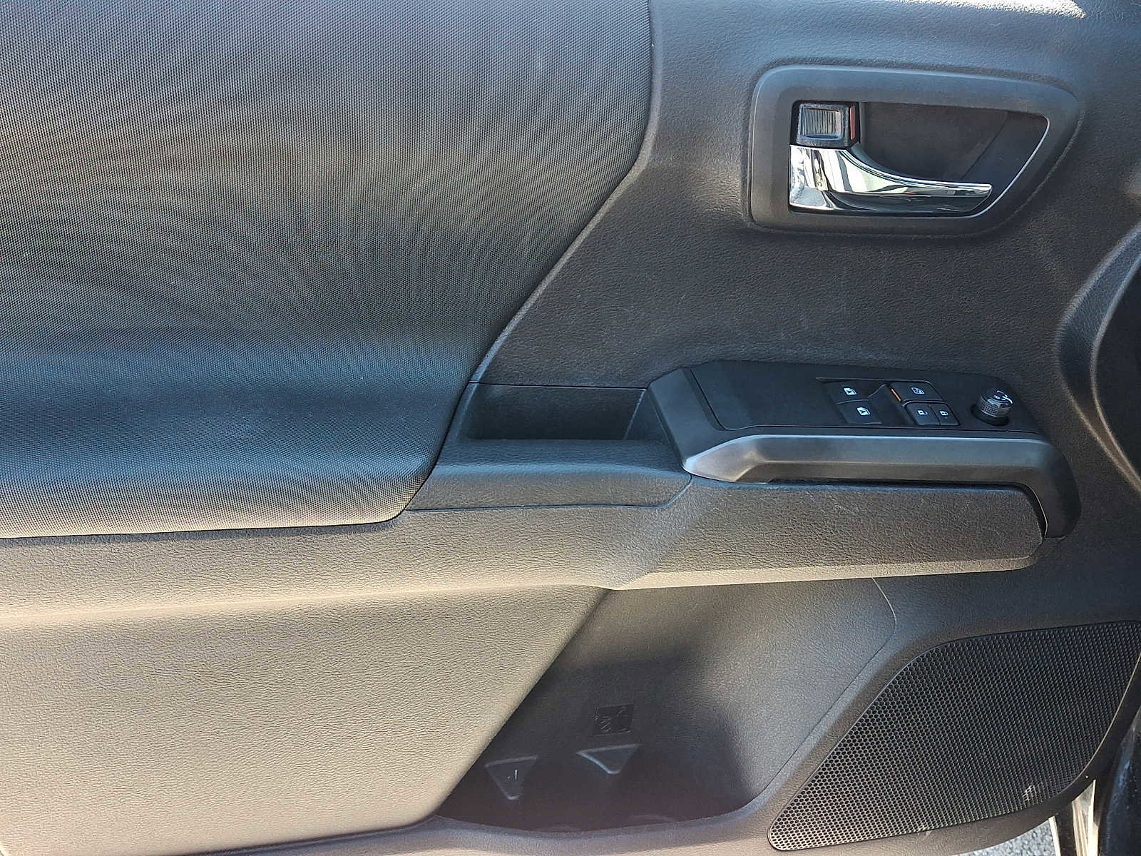 Certified 2020 Toyota Tacoma TRD Off-Road image 15