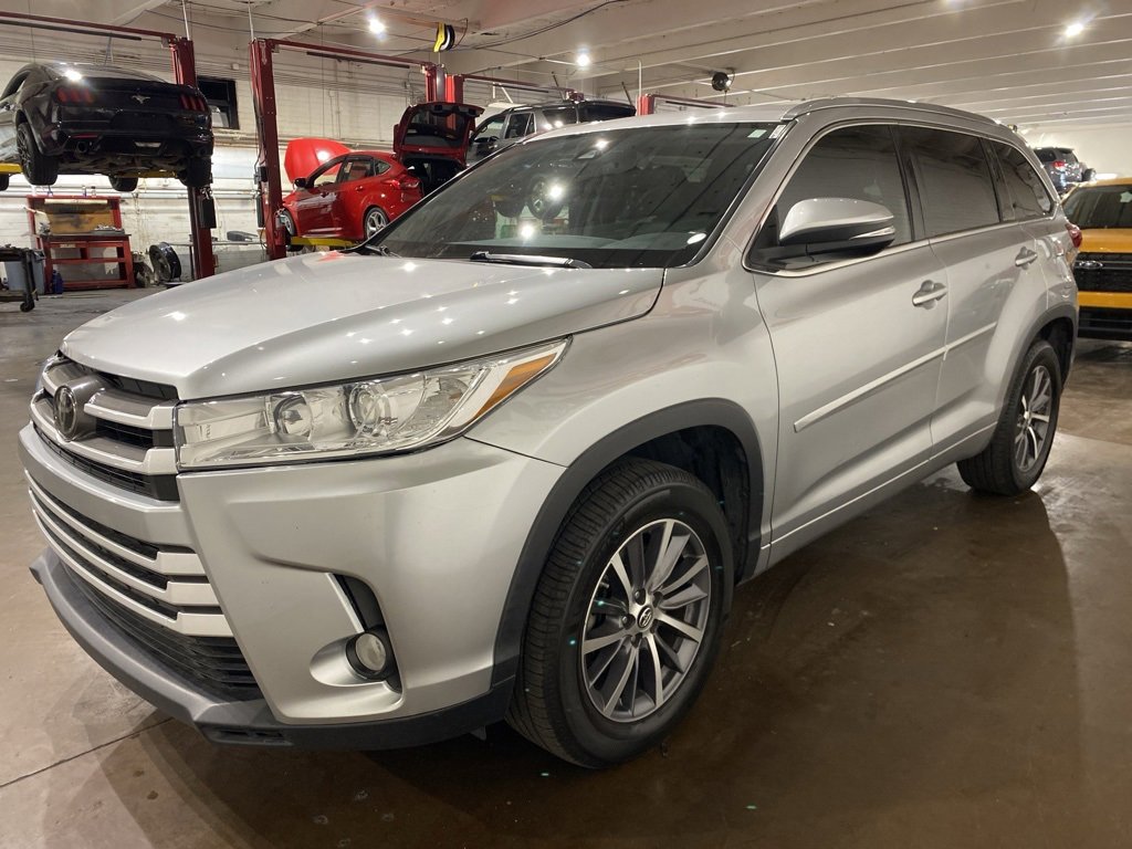 Used 2017 Toyota Highlander XLE image 7