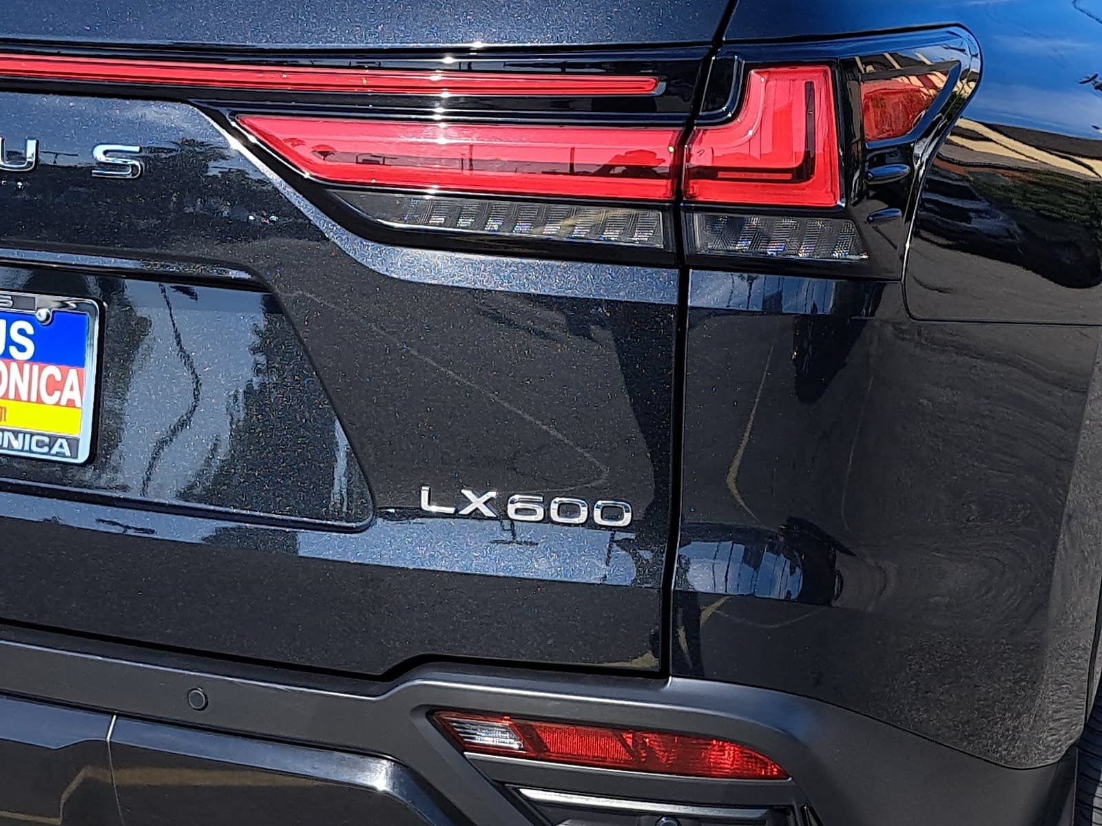 Used 2023 Lexus LX 600 4WD w/ Appearance Package image 39