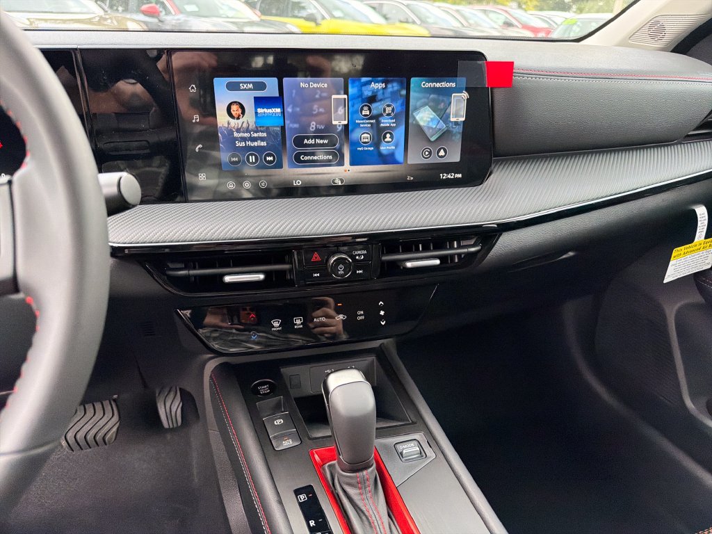 New 2026 Nissan Kicks SR FWD image 23