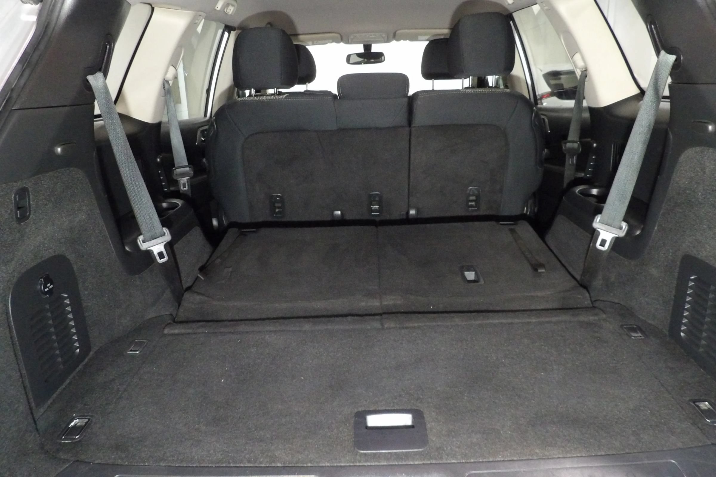 Used 2019 Nissan Pathfinder SV FWD image 8