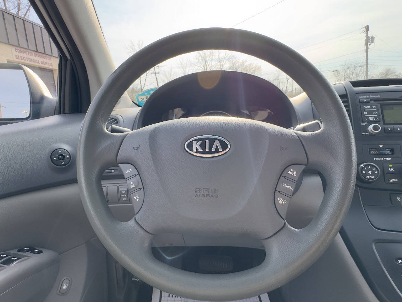 Used 2012 Kia Sedona LX w/ PWR Pkg FWD image 19