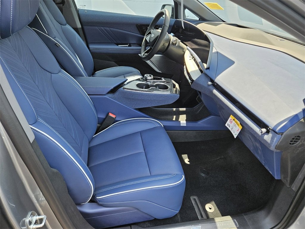 New 2025 Cadillac Optiq Luxury 2 image 11