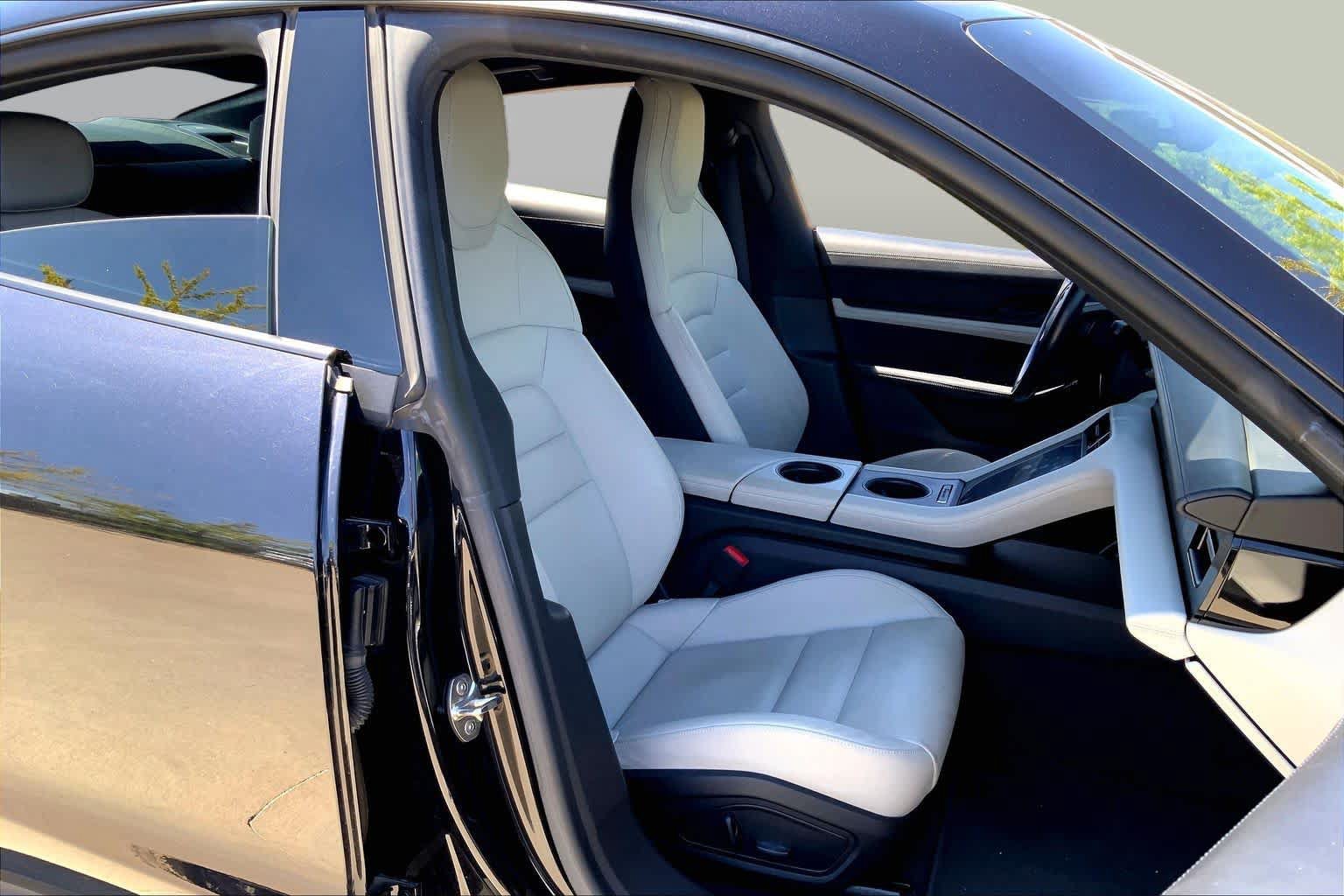Used 2022 Porsche Taycan RWD image 8