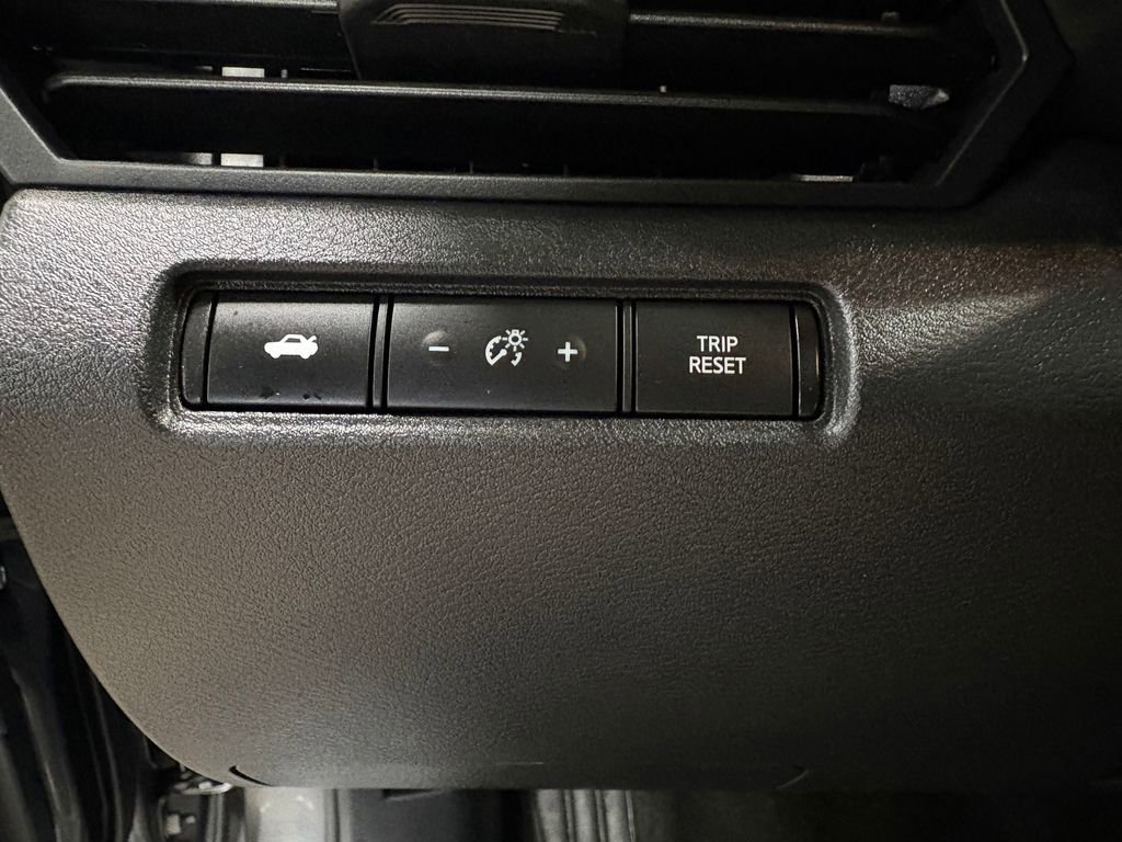 Used 2024 Nissan Altima 2.5 SV image 21