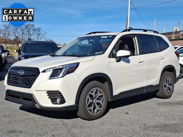 Used 2023 Subaru Forester Premium image 1
