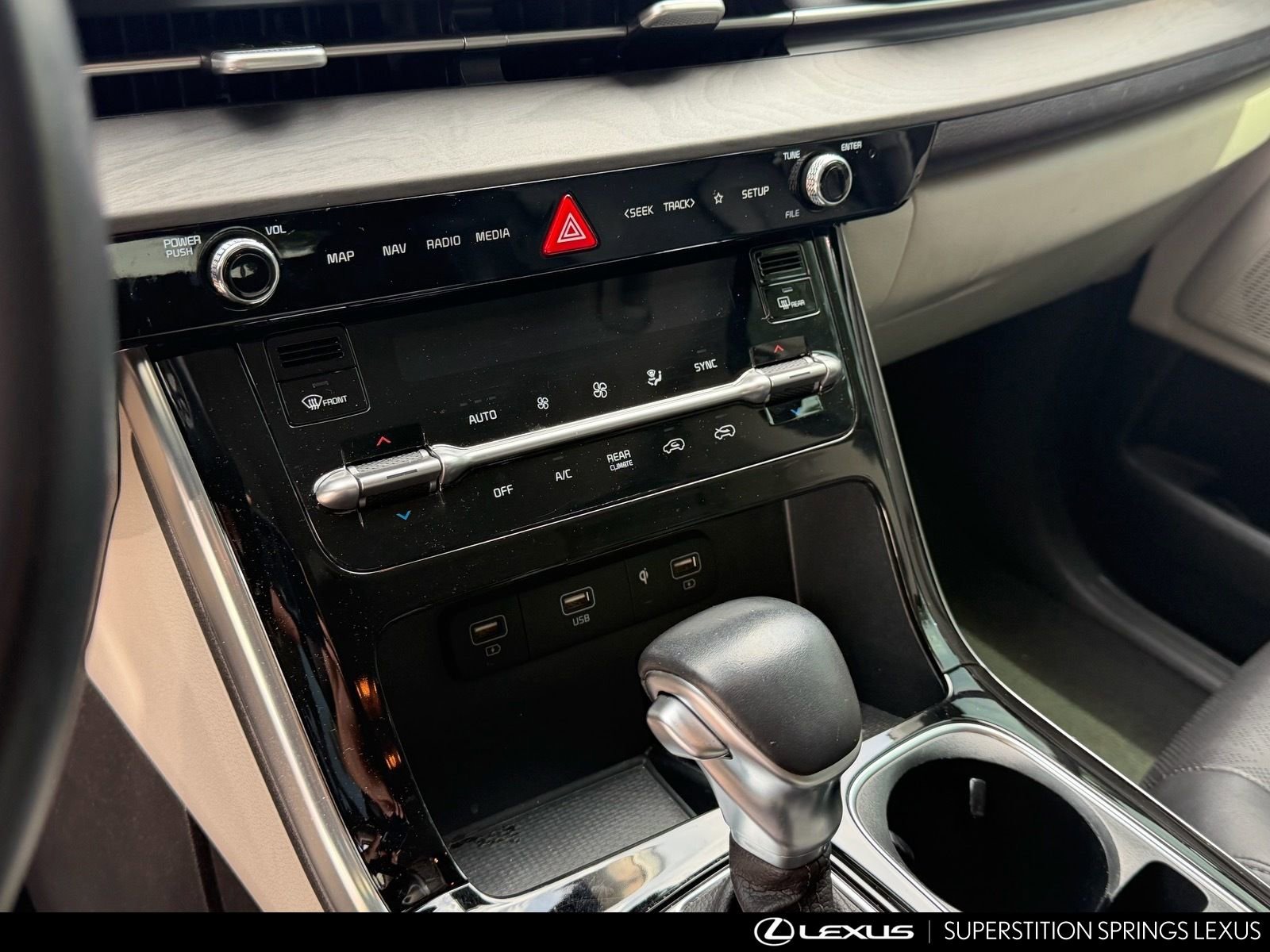 Used 2022 Kia Carnival EX FWD image 10