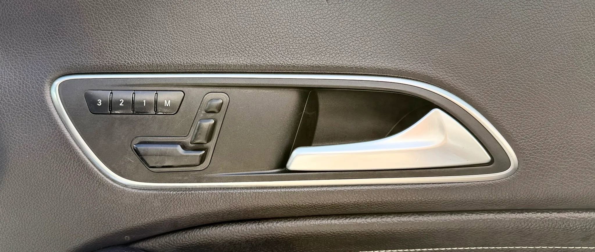 Used 2014 Mercedes-Benz CLA 250 image 36