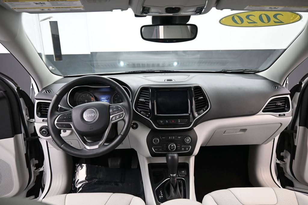 Used 2020 Jeep Cherokee Limited w/ Technology Group FWD image 9