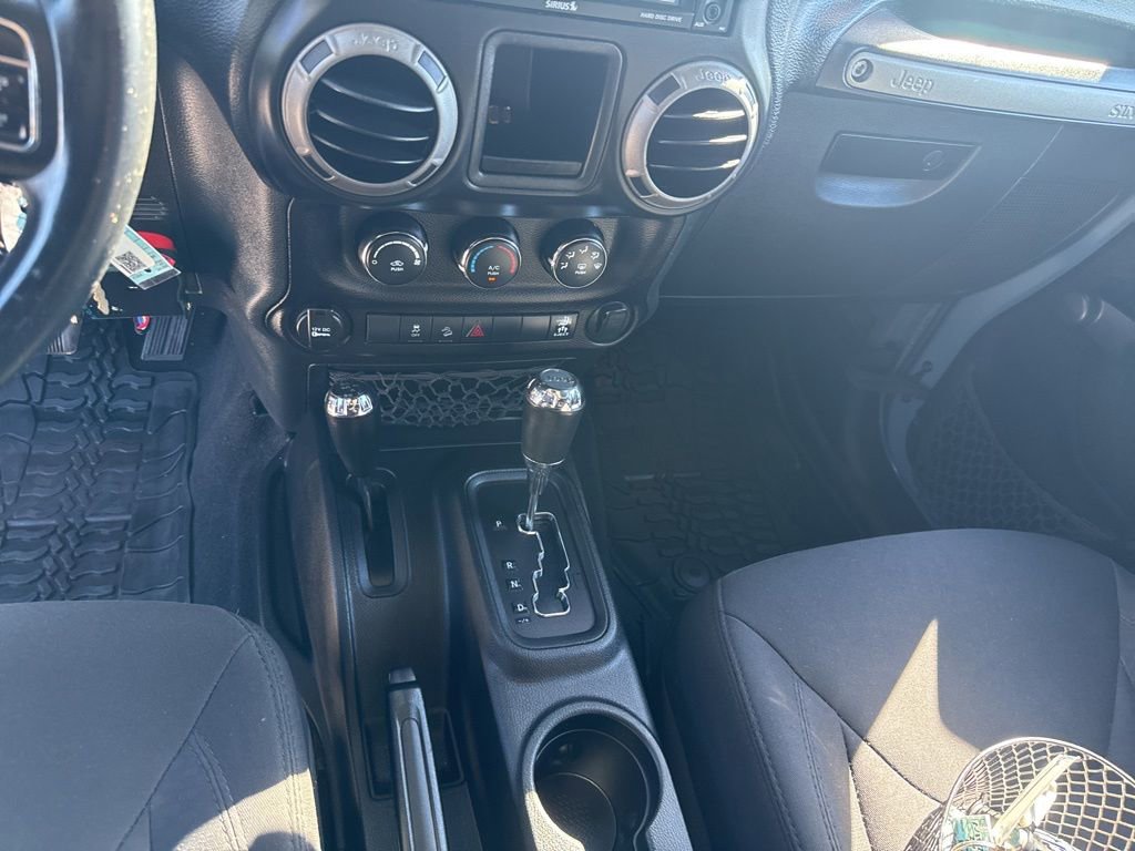 Used 2015 Jeep Wrangler Unlimited Willys image 17