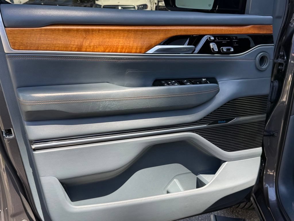 Used 2022 Jeep Grand Wagoneer Series II w/ Rear Seat Video Group 1 AWD/4WD image 21