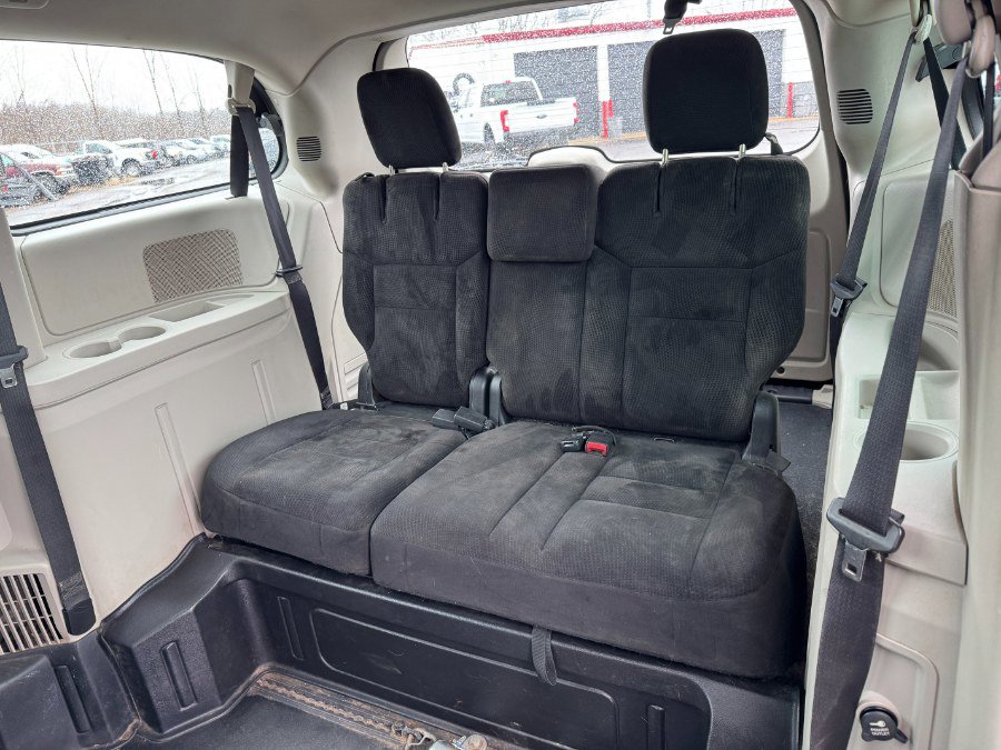 Used 2014 Dodge Grand Caravan SE image 18