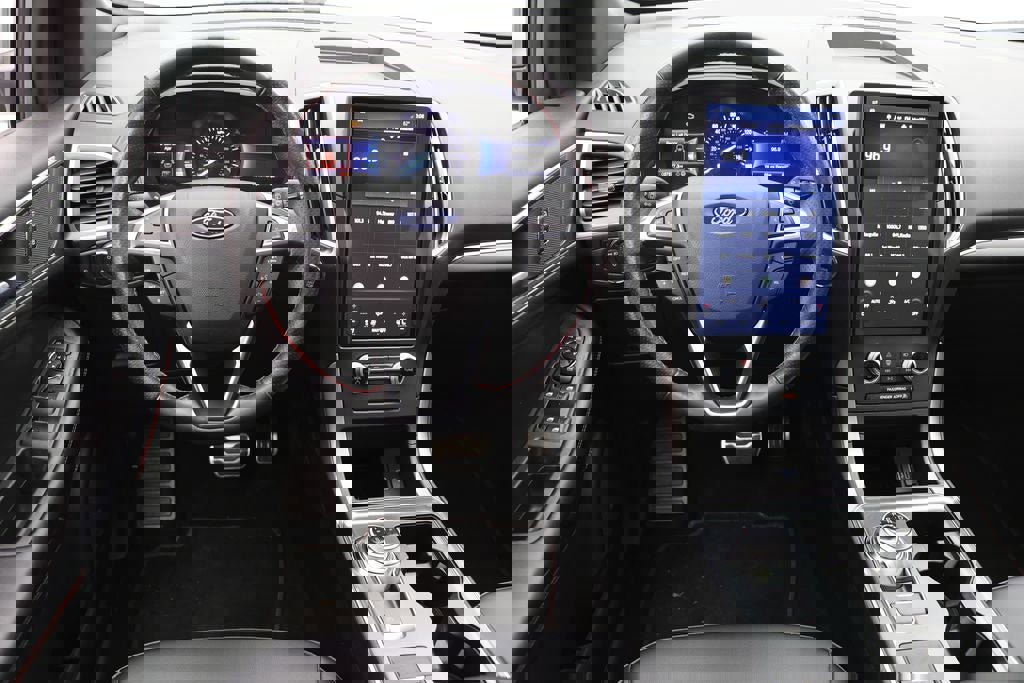 Used 2022 Ford Edge ST-Line image 12