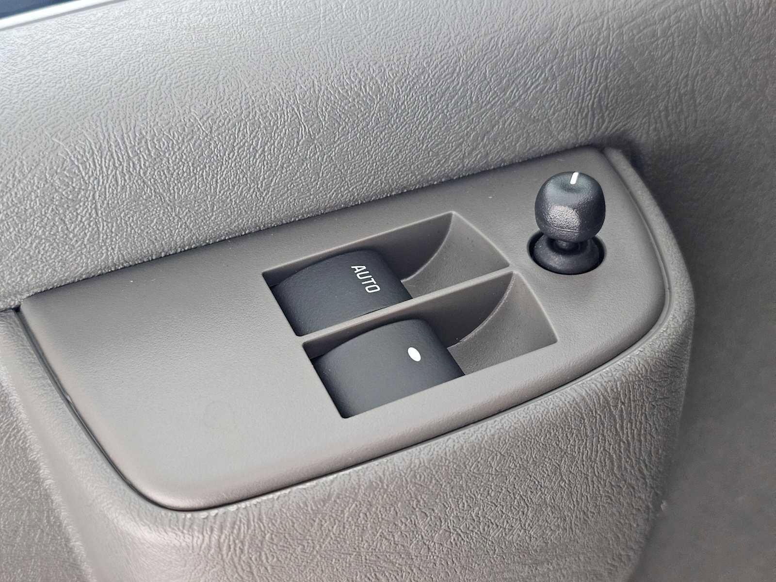 New 2026 Chevrolet Express 2500 Extended image 28