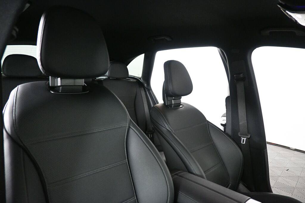 Certified 2025 Mercedes-Benz GLC 300 image 13